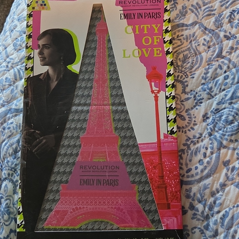 Revolution Eiffel Tower Pink and Black Palette - Picture 3 of 4